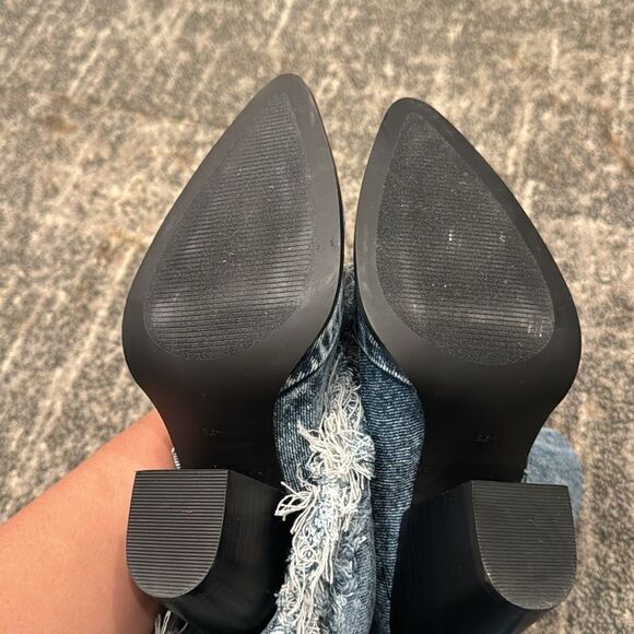 Steve Madden Women's Livvy Distressed Denim Fold-Over Cuffed Cowboy Boots 6.5 - Picture 8 of 12